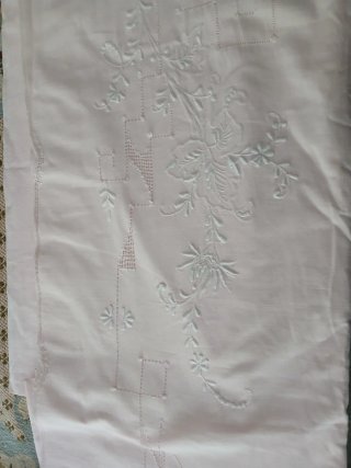 Lenzuolo matrimoniale ricamato