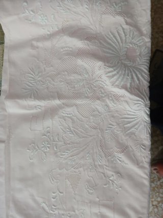 Lenzuolo matrimoniale ricamato