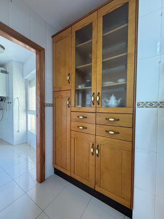 Cocina completa madera y mármol