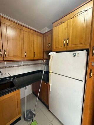 Cocina completa madera y mármol