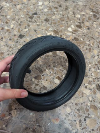 Rueda Xiaomi 8 1/2x2 con válvula CST
