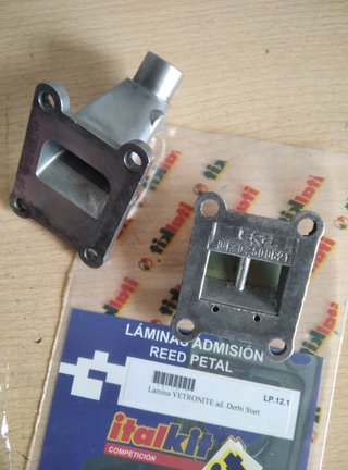 Tobera y caja de láminas Derbi Variant