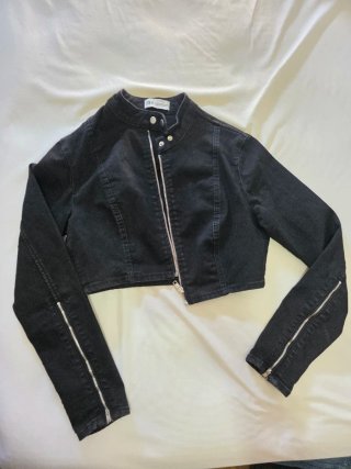 Chaqueta Zara corta negra