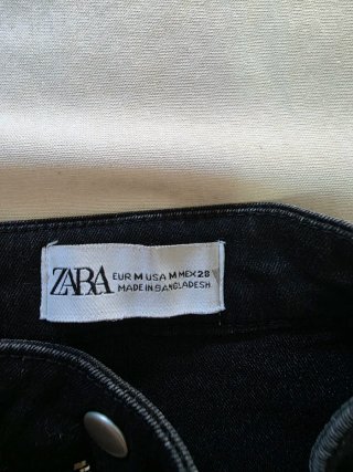 Chaqueta Zara corta negra