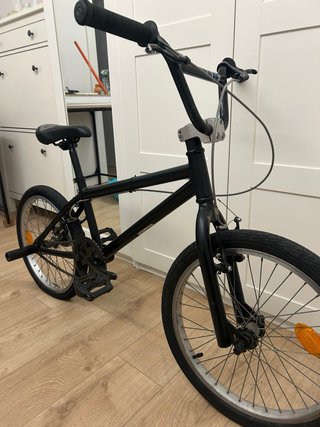 Bicicleta BMX Negra