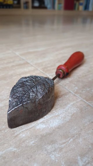 Herramienta sombrerería forma hoja