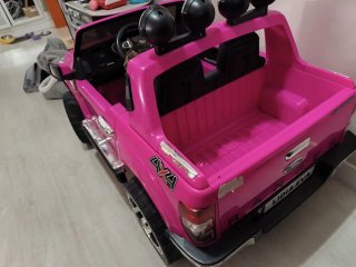 Coche infantil Ford Wildtrak rosa