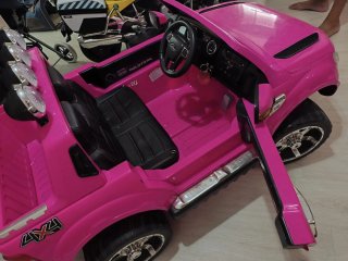 Coche infantil Ford Wildtrak rosa