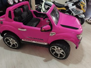 Coche infantil Ford Wildtrak rosa