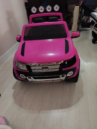 Coche infantil Ford Wildtrak rosa