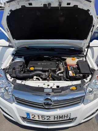 Opel Astra 2012
