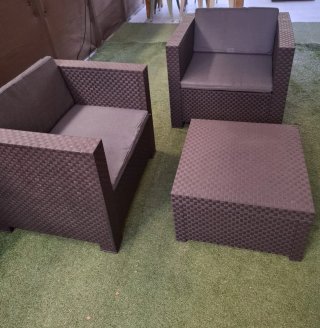 Conjunto jardín: 2 sillones y mesa