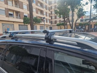 Cofre de techo coche negro