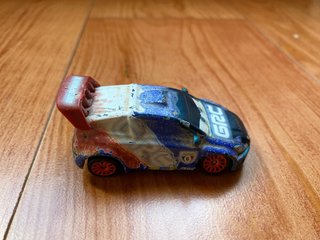 Coche de juguete GRC