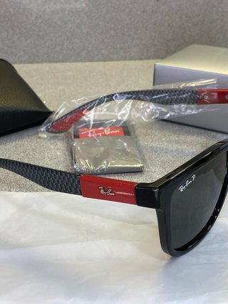 Gafas Ray-Ban RB 8342 Ferrari Negras Rojas.
