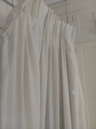 Cortinas blancas para puerta