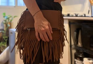 Bolso Clutch Carolina Herrera Marrón Flecos