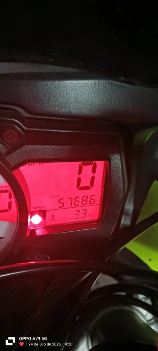Suzuki GSXR 600 K7