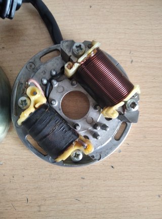 Volante magnético electrónico 12V Derbi Variant