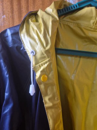 Chubasquero Sonrics azul y amarillo