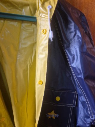 Chubasquero Sonrics azul y amarillo