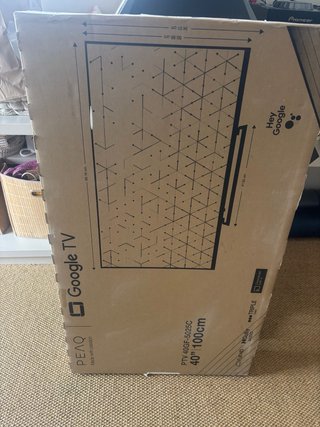 Smart TV PEAQ 40 Negra y Morada