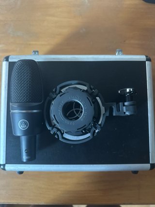 AKG C3000 + suspensión + maletín
