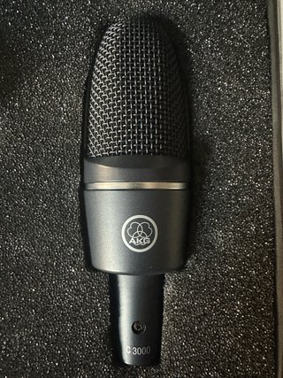 AKG C3000 + suspensión + maletín