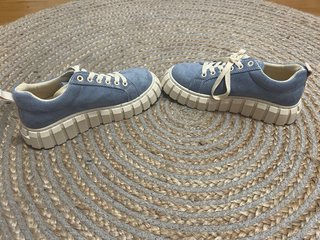 Lote 2 zapatillas deportivas