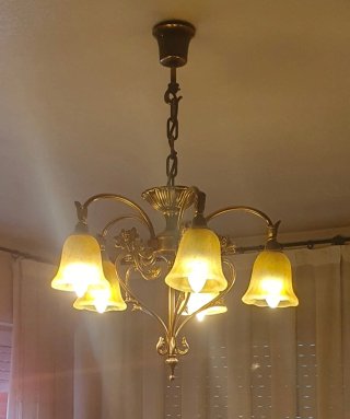 Lámpara de bronce 5 tulipas cristal esmerilado