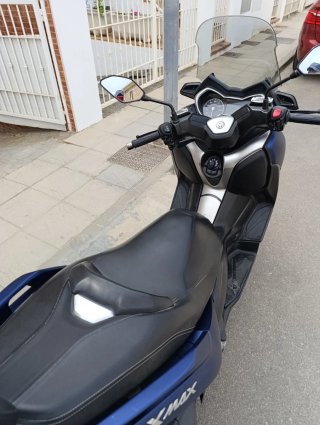 Yamaha XMAX 400C.C Maxi Scooter Azul.