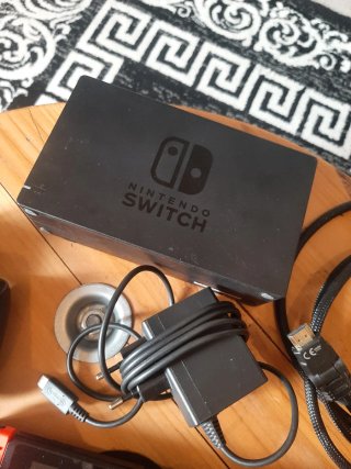 Nintendo Switch V1 + Accessori + 3 Giochi