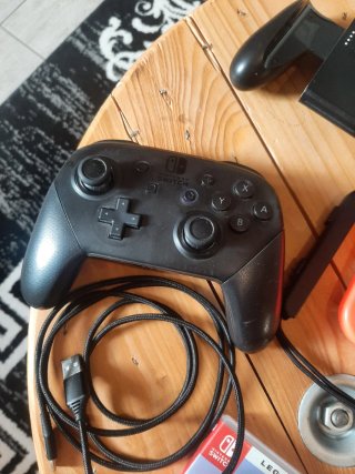 Nintendo Switch V1 + Accessori + 3 Giochi