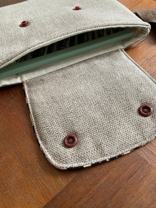 Custodia Kindle beige con leopardo