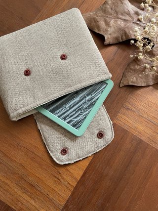 Custodia Kindle beige con leopardo