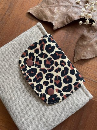Custodia Kindle beige con leopardo