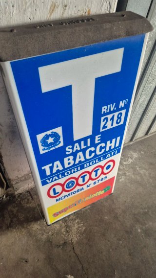 Insegna Tabaccheria T Sali e Tabacchi