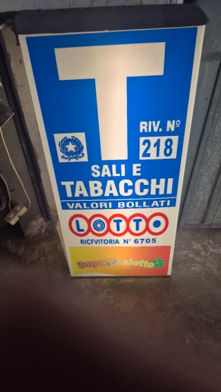 Insegna Tabaccheria T Sali e Tabacchi
