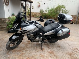 Suzuki V-Strom 650 DL Adventure Moto