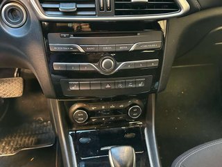 INFINITI qx30