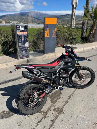 Aprilia RX 125 Enduro/Motocross Negra/Roja