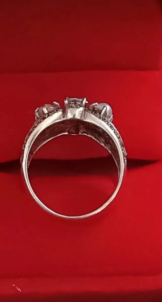 Antico anello