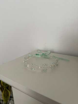 Gargantilla artesanal verde menta y perlas