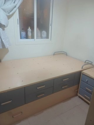 Cama y armario infantil