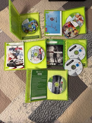 Xbox 360 con 2 mandos y 5 juegos