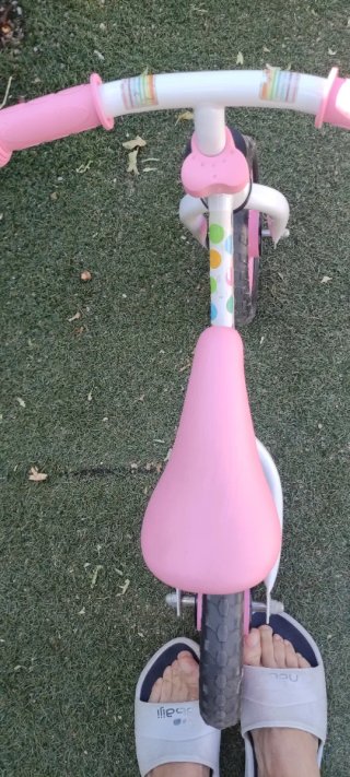 Bicicleta infantil sin pedales rosa