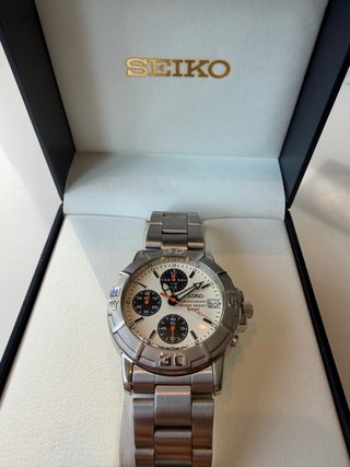 Reloj Seiko Chronograph Water Resist 50m