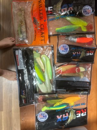Señuelos blandos  (varios) algunos con plomaby anz
