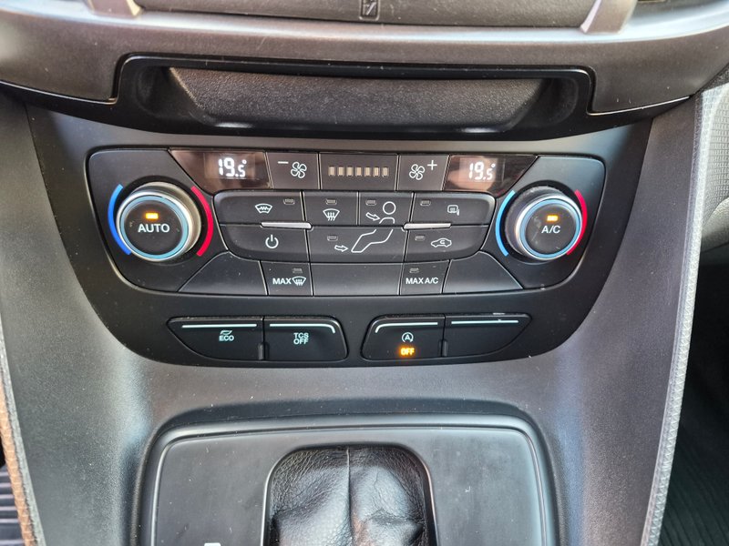 Ford Transit Connect 2020, foto 24