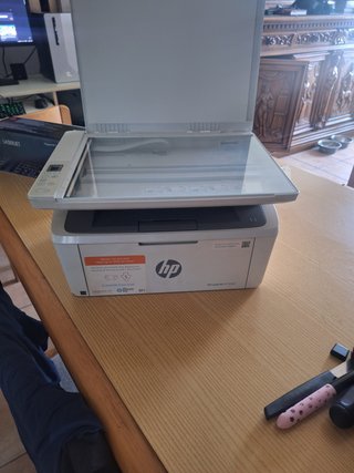 Stampante HP LaserJet M140we più toner originale